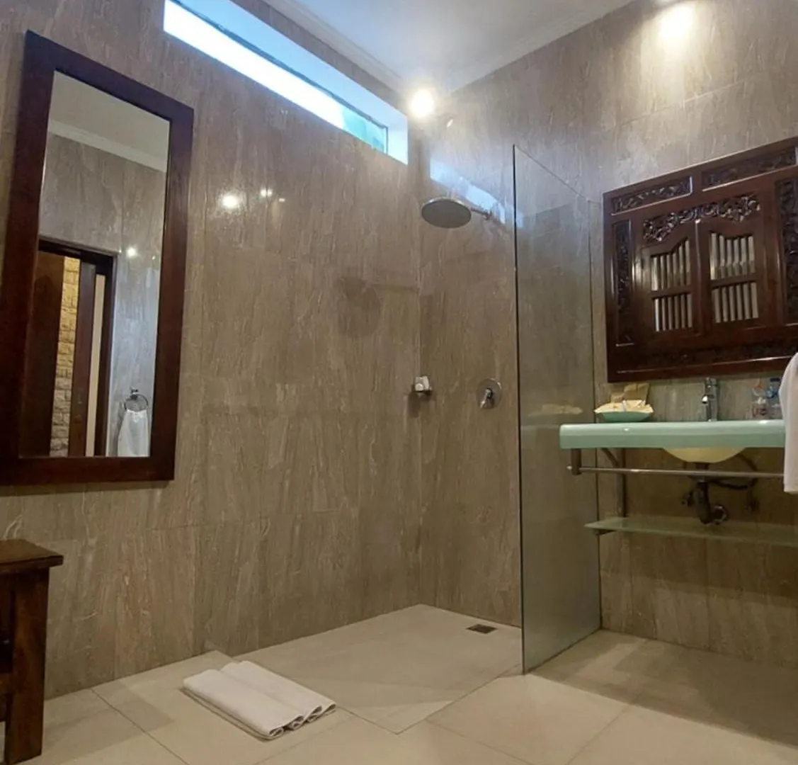 סמיניאק Villa Heliconia