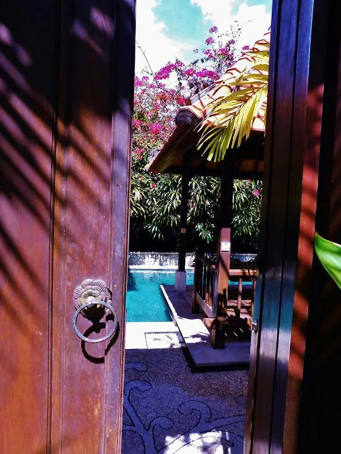 סמיניאק Villa Heliconia
